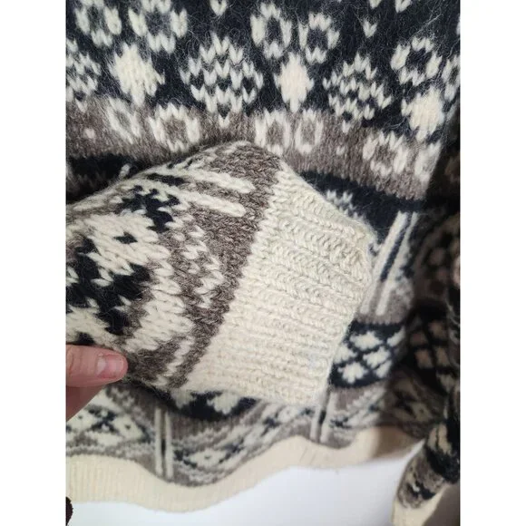 Shangrila Craft Men's Sz. XL Hand Knit Cream/Grey/Black Wool Heavy Sweater